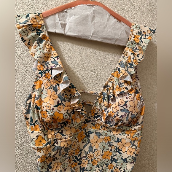 CUPSHE Bathing Suit Women’s Size XXL Ruffled Orange Floral Print V Neck Lace Up - Picture 6 of 6